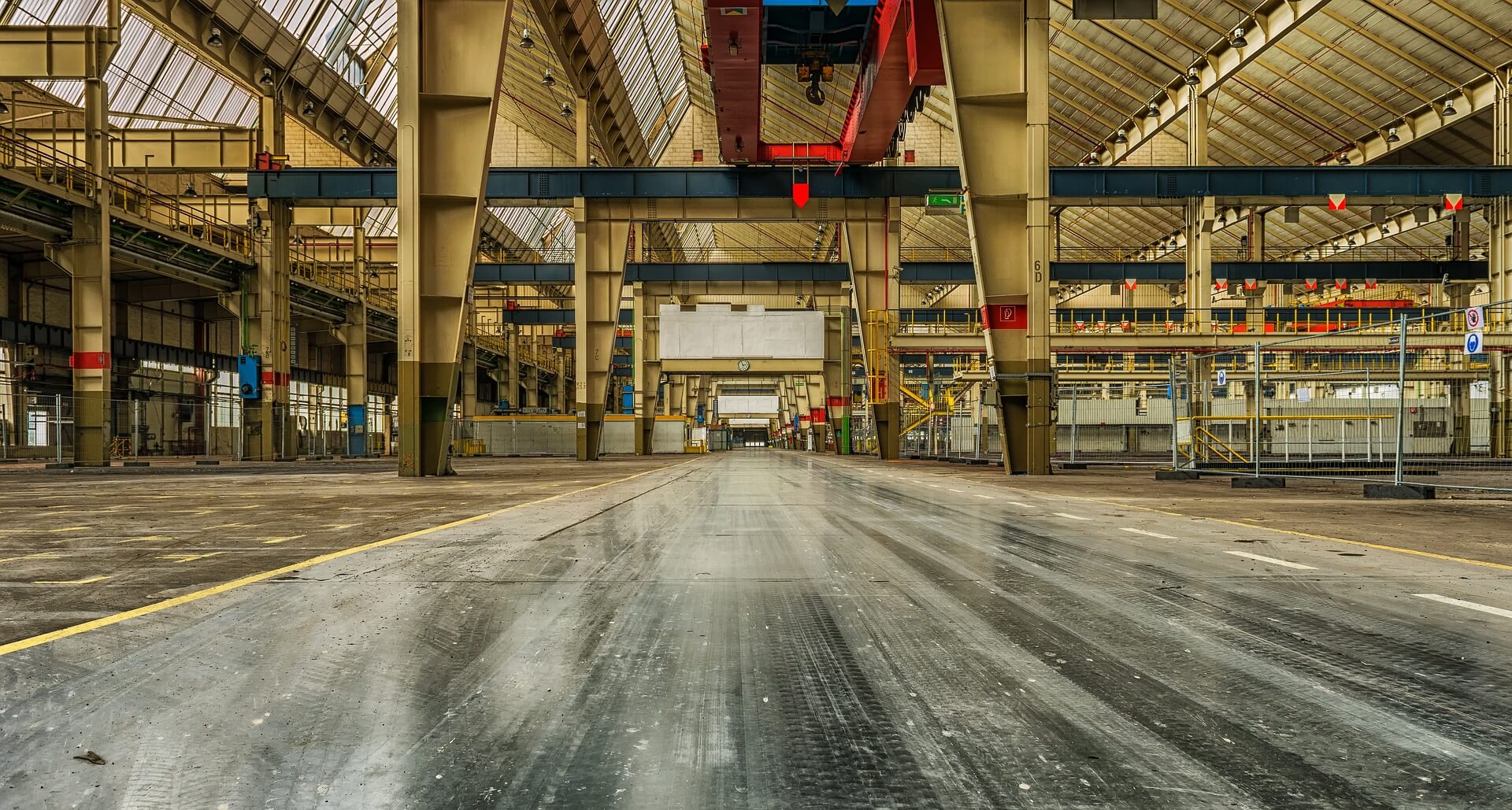 Warehouse Cleaning: A Necessary Step to Enhance Efficiency and Safety